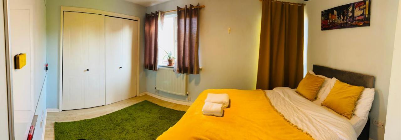 Bywater Place * London